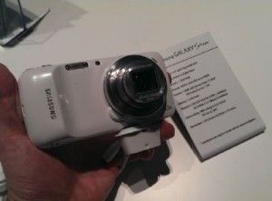 Ora è ufficiale, a breve sul mercato vedremo il Galaxy S4 Zoom