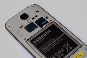Samsung: batteria in regalo per tutti coloro che hanno riscontrato problemi con il Galaxy S4