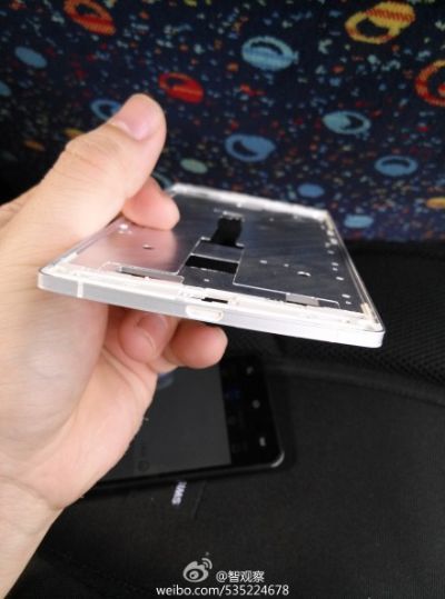 Ecco una foto della scocca in metallo del Find 7 di Oppo