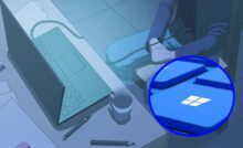 uomo al pc e schermata blu
